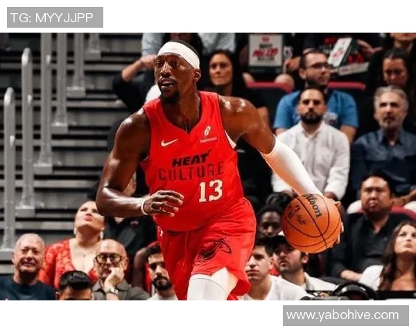 阿德巴约表现低迷11投仅中3得7分篮板和助攻数据平平